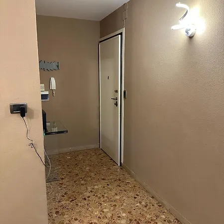 2 Bedroom 50 M From The Sea *
