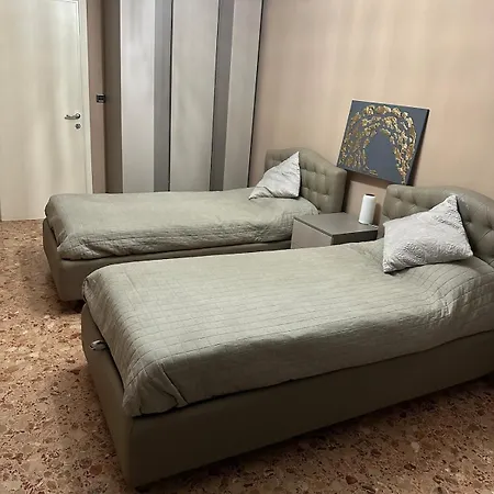 2 Bedroom 50 M From The Sea *