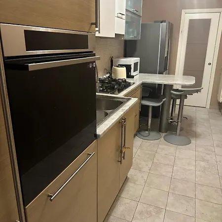 Apartment 2 Bedroom 50 M From The Sea
