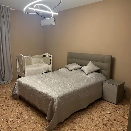 2 Bedroom 50 M From The Sea