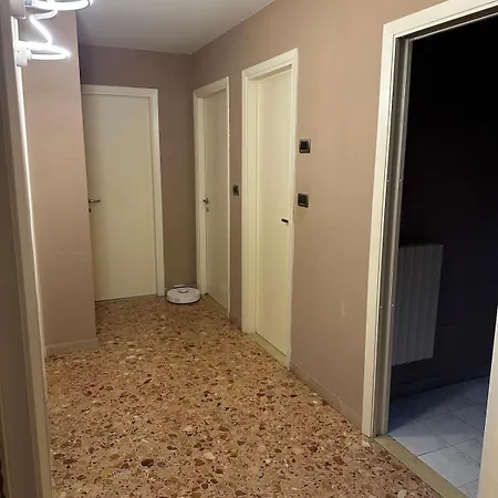 Apartment 2 Bedroom 50 M From The Sea