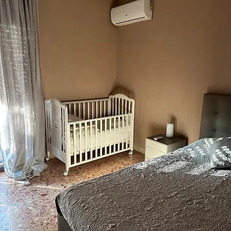 2 Bedroom 50 M From The Sea Apartment *