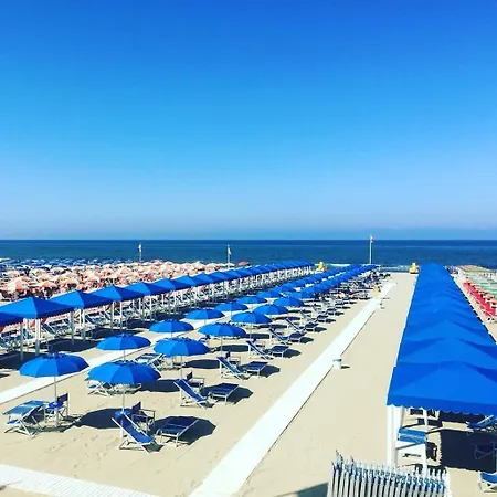 Apartment 2 Bedroom 50 M From The Sea